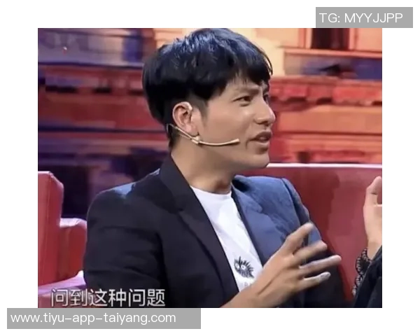 黄老板分享8岁与34岁穿巴萨球衣对比照引发粉丝热议