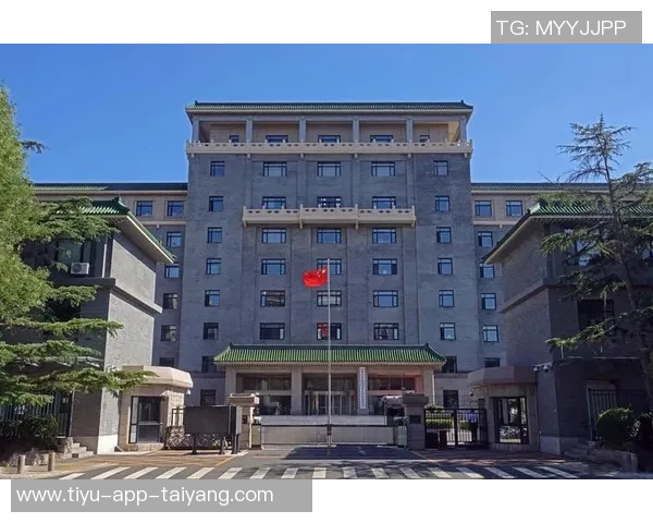 麦丹称赞戈贝尔防守能力强大认为他是球队不可或缺的关键力量 麦丹称赞戈贝尔防守能力强大认为他是球队不可或缺的关键力量